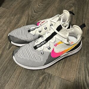 Women’s sneakers